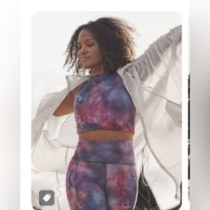 - 🆕 Athleta Conscious Crop in powervita D-DD cup xxs #583